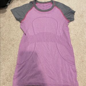 Lululemon Purple and Gray Athletic swiftly short sleeve t shirt sz 4